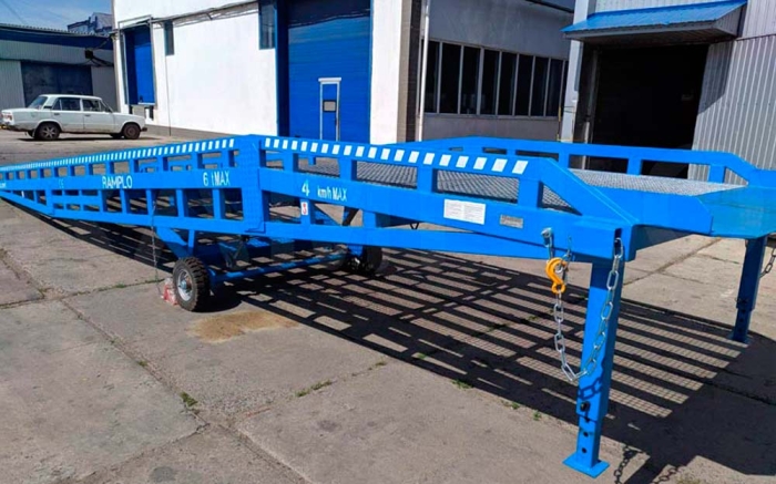 Rampy mobilne z platformą