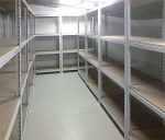 Regał magazynowy z płytą CMJZ – udźwig do 300 kg/półkę